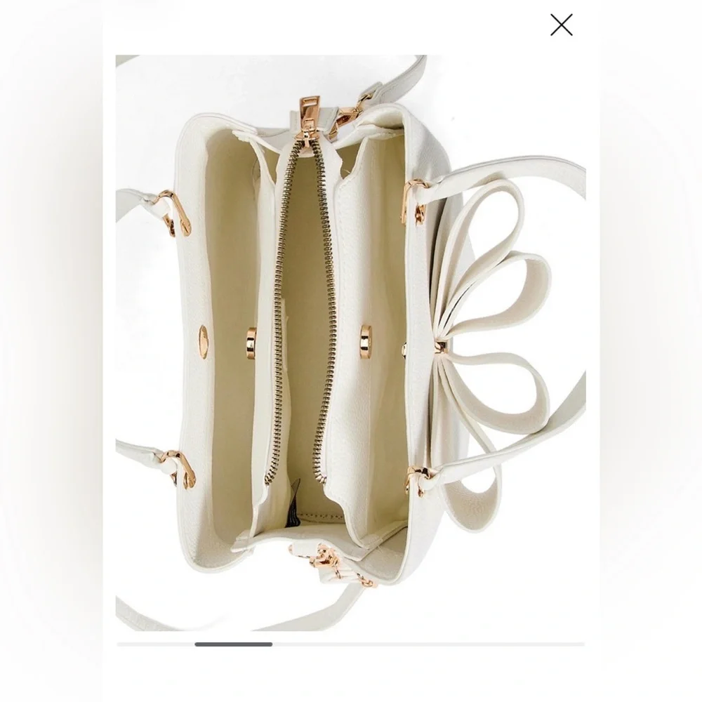 Like Dreams
Jenna Bow Satchel - Picture 3 of 12